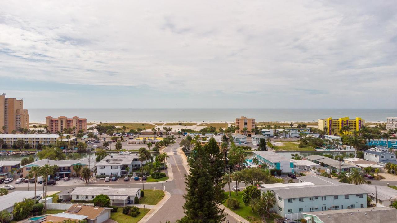 Treasure Island Walking Distance To White Apartment