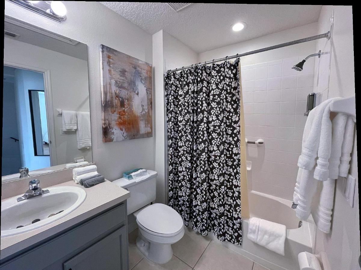 Stylish 3 Bedroom Townhome With Amenities Holiday home Kissimmee