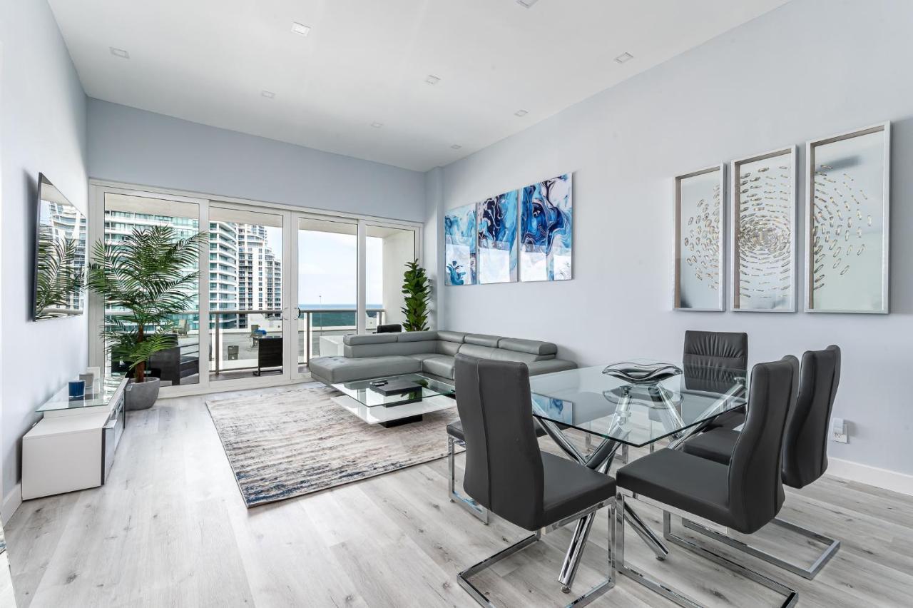 Amazing 2br 2ba Newly Reno Beachfront W/beach View Apartment