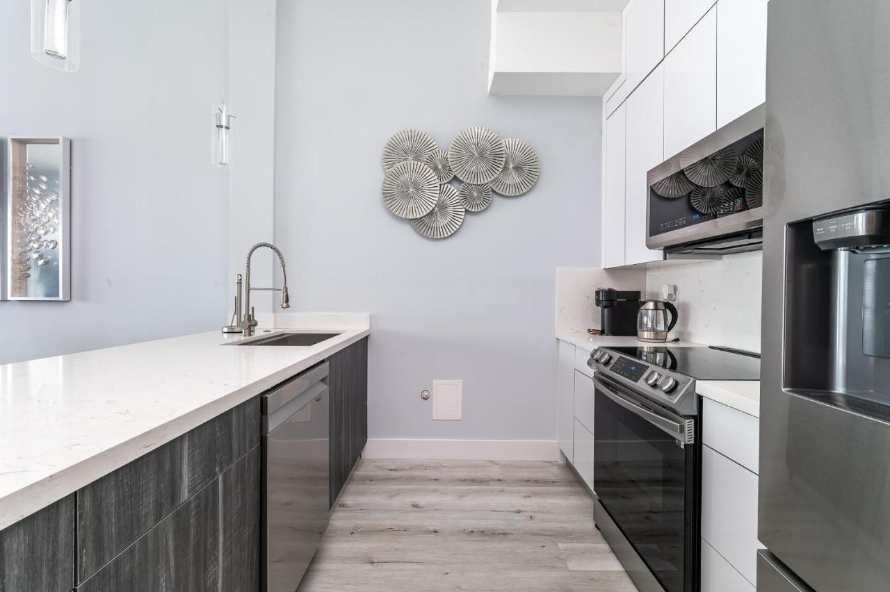 Amazing 2br 2ba Newly Reno Beachfront W/beach View * Hollywood