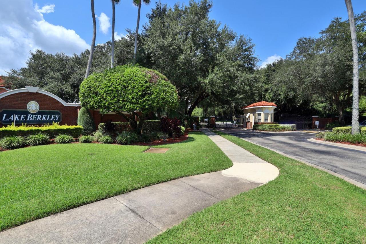 Stylish 3 Bedroom Townhome With Amenities Kissimmee