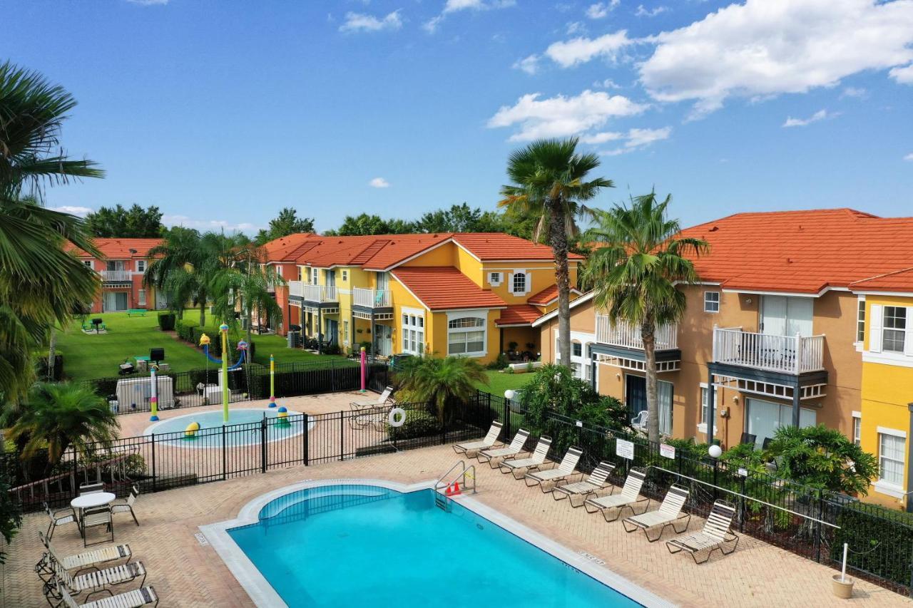 Stylish 3 Bedroom Townhome With Amenities Kissimmee