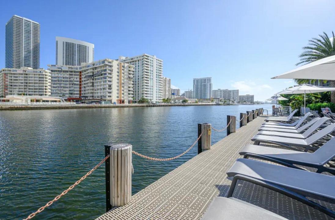 Aparthotel Stunning Penthouse Waterfront 2bd 2ba *