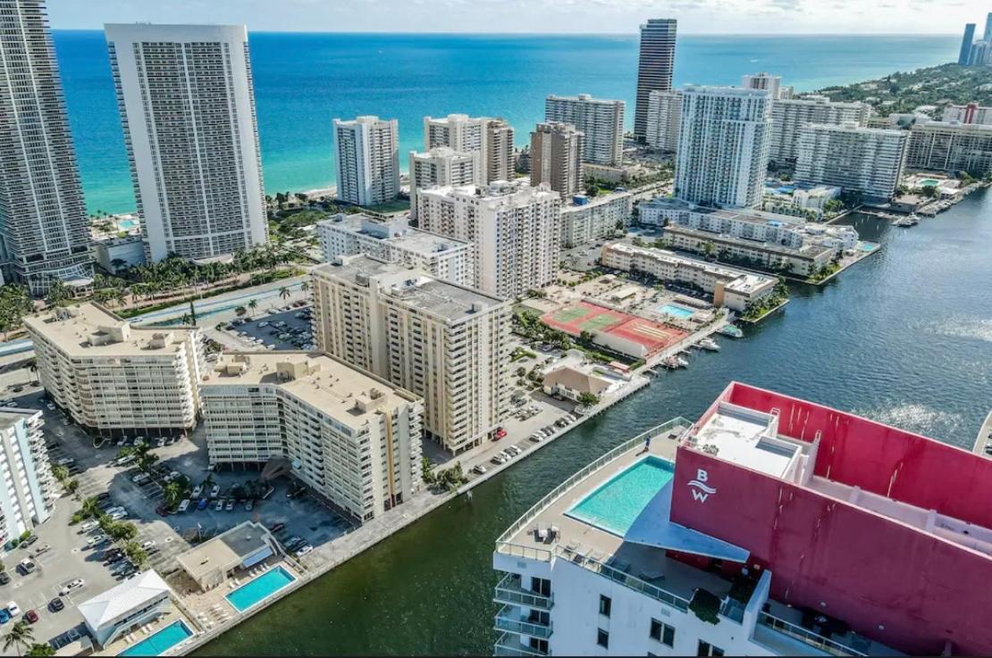 Stunning Penthouse Waterfront 2bd 2ba Aparthotel *