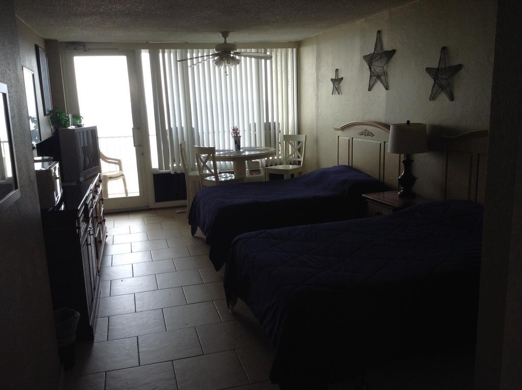 Pirates Cove Studios! Hotel 3*
