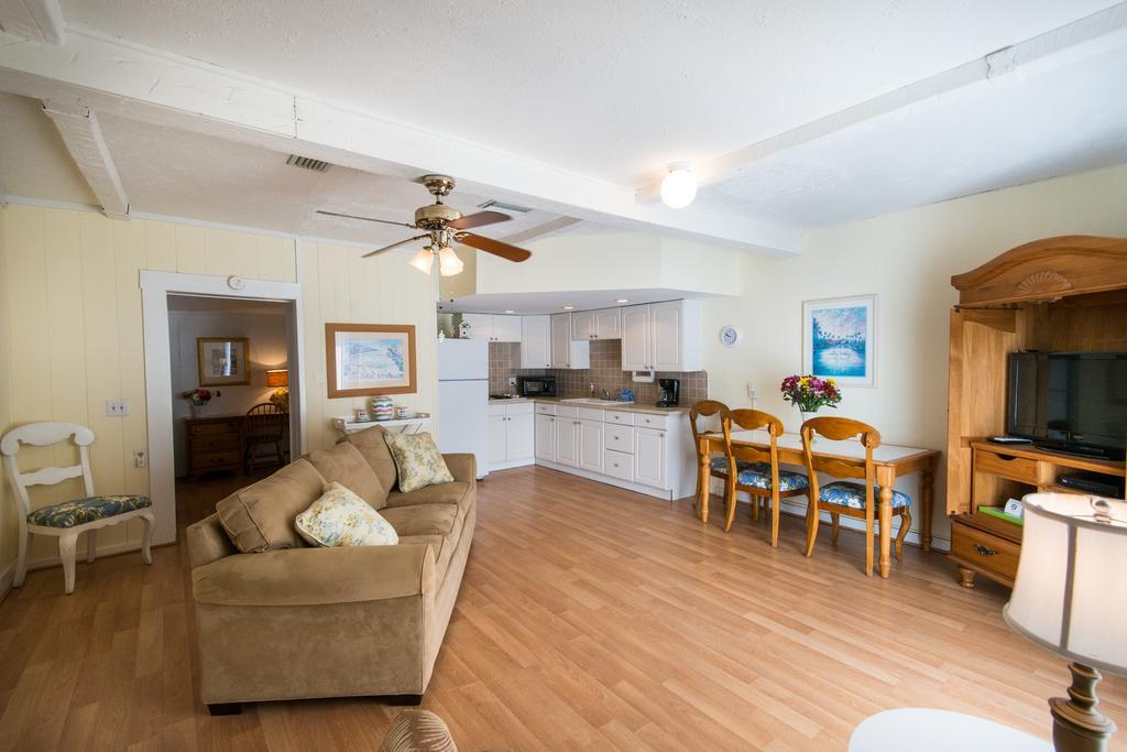 Silver Sands Inn