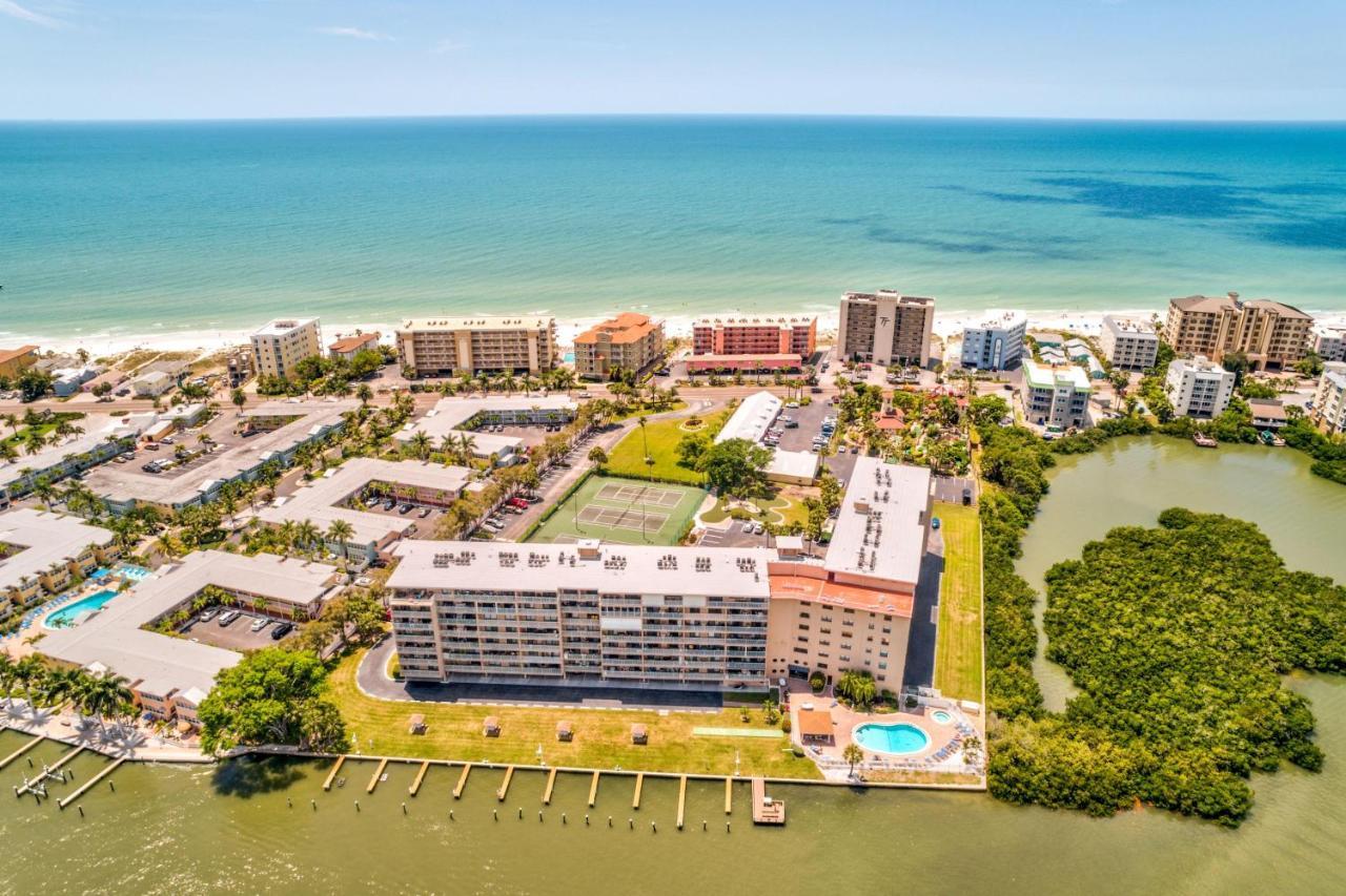 Bayshore Yacht & Tennis 216 Clearwater Beach