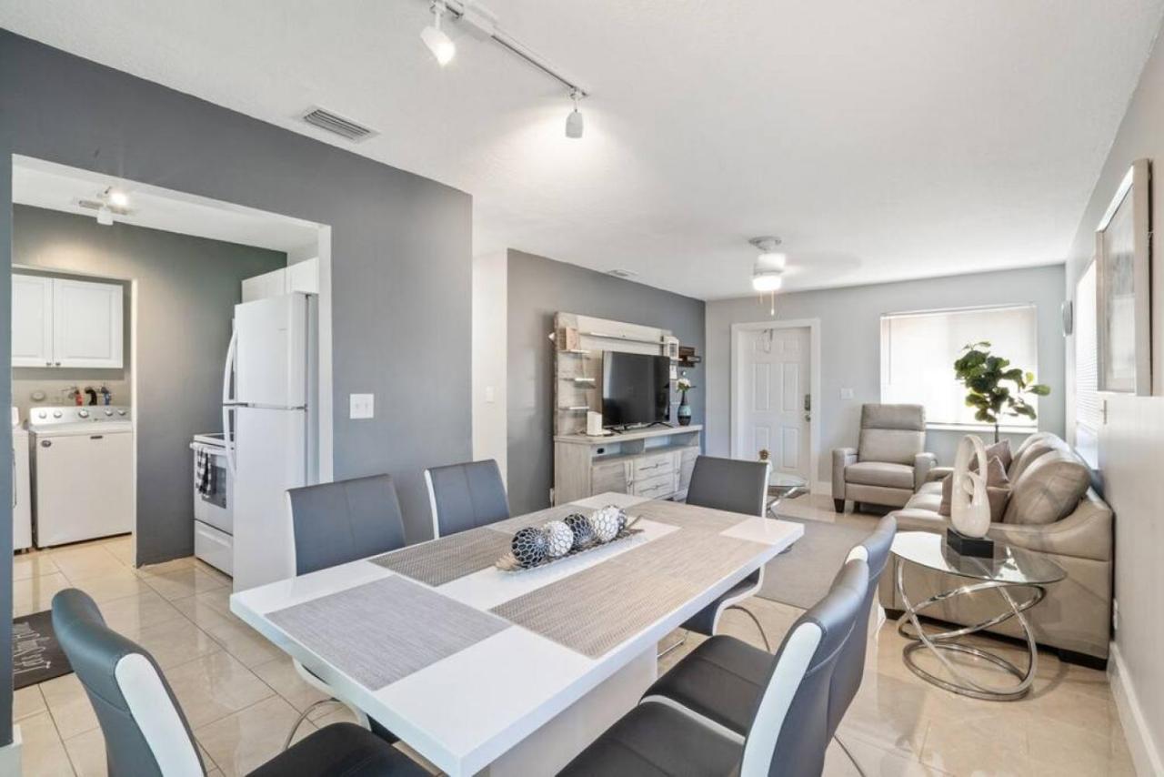 Roxanas 3bed 2bath With Modern Interior And Bbq Backyard Holiday home