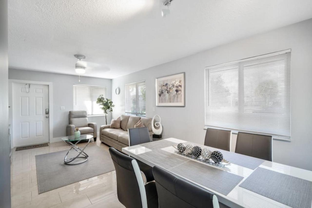 Roxanas 3bed 2bath With Modern Interior And Bbq Backyard Holiday home