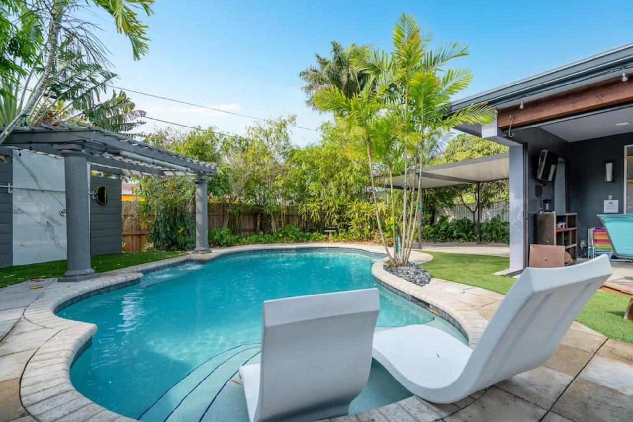 Holiday home Hollys Hacienda With Heated Pool And Patio Area *