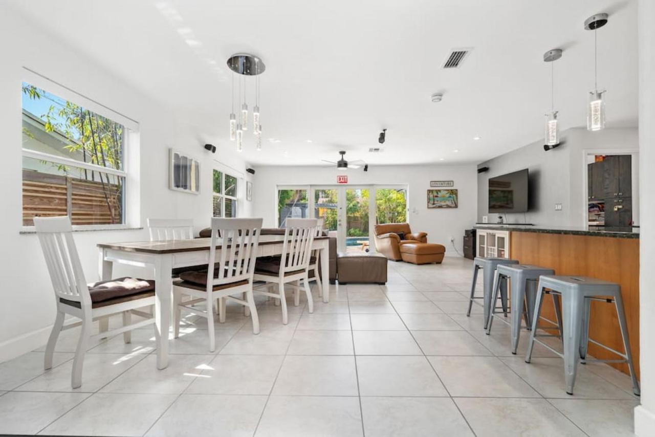 Holiday home Hollys Hacienda With Heated Pool And Patio Area *
