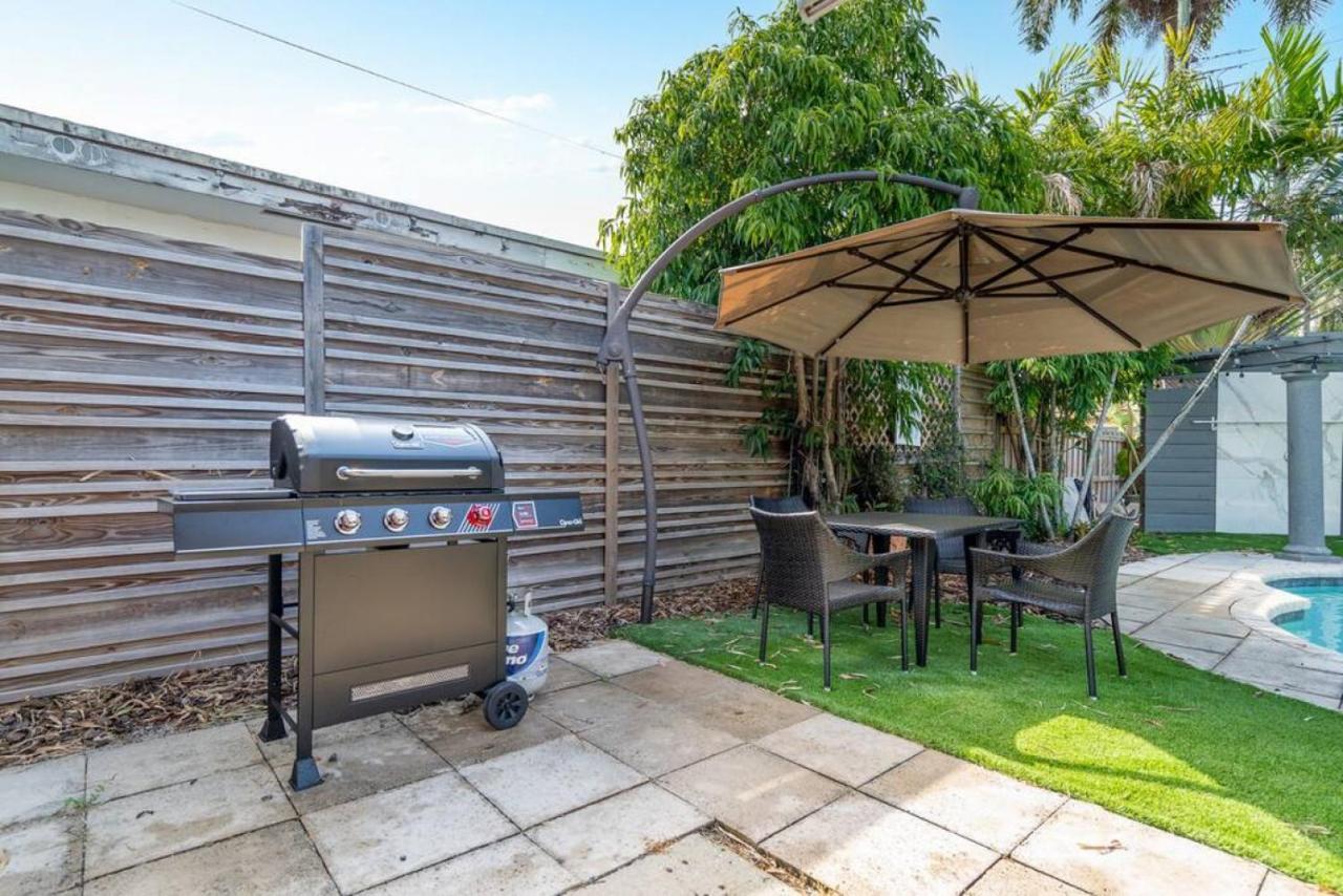 Hollys Hacienda With Heated Pool And Patio Area