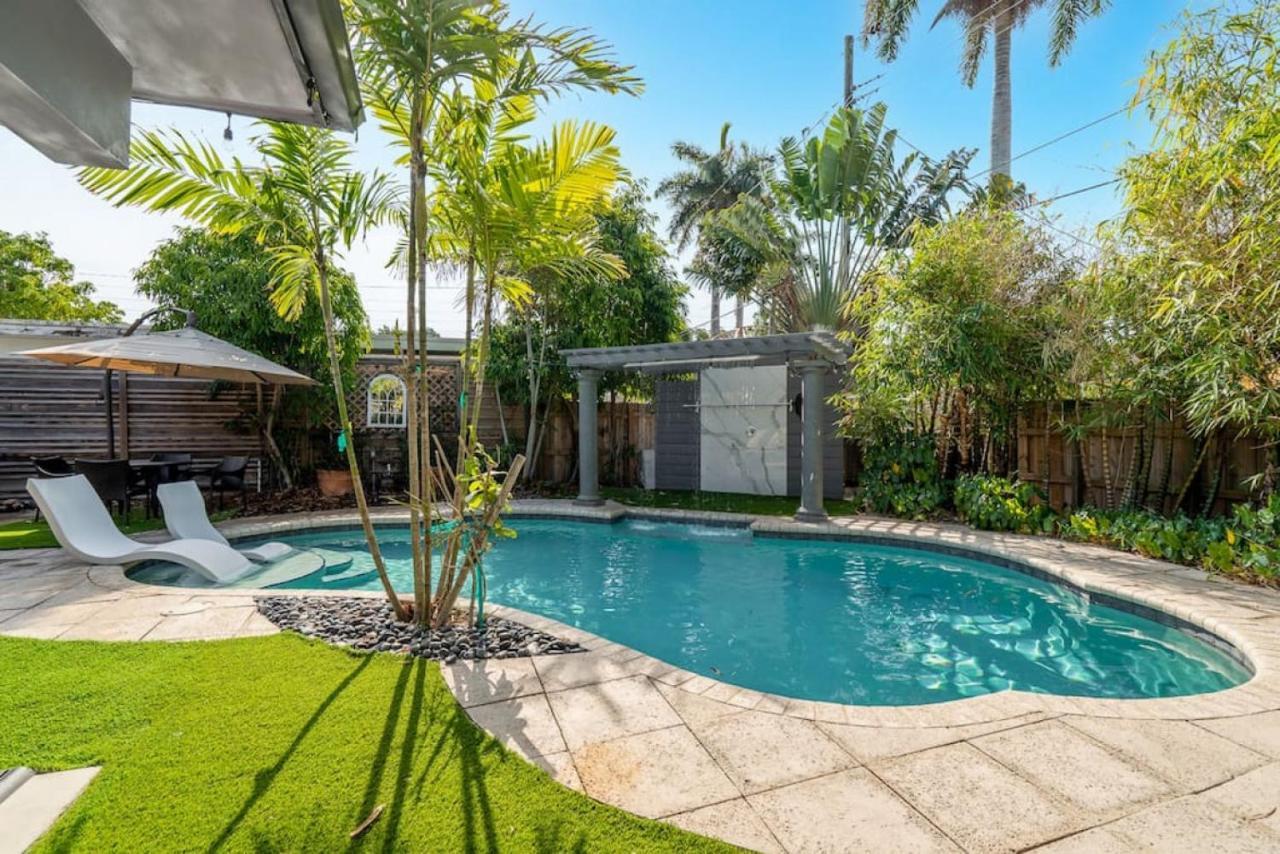 Hollys Hacienda With Heated Pool And Patio Area Holiday home Hollywood