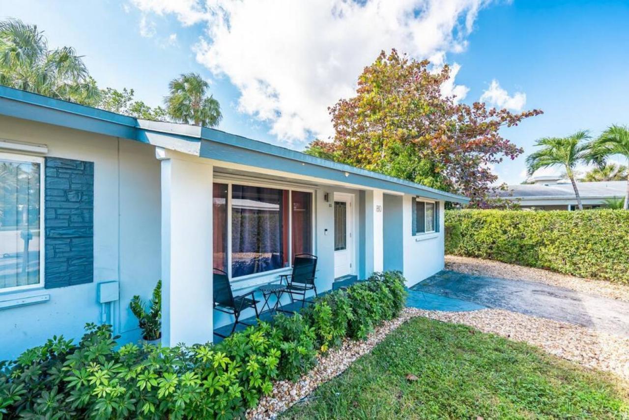 Wilton Tropical Oasis With Heated Pool And Hot Tub Holiday home *