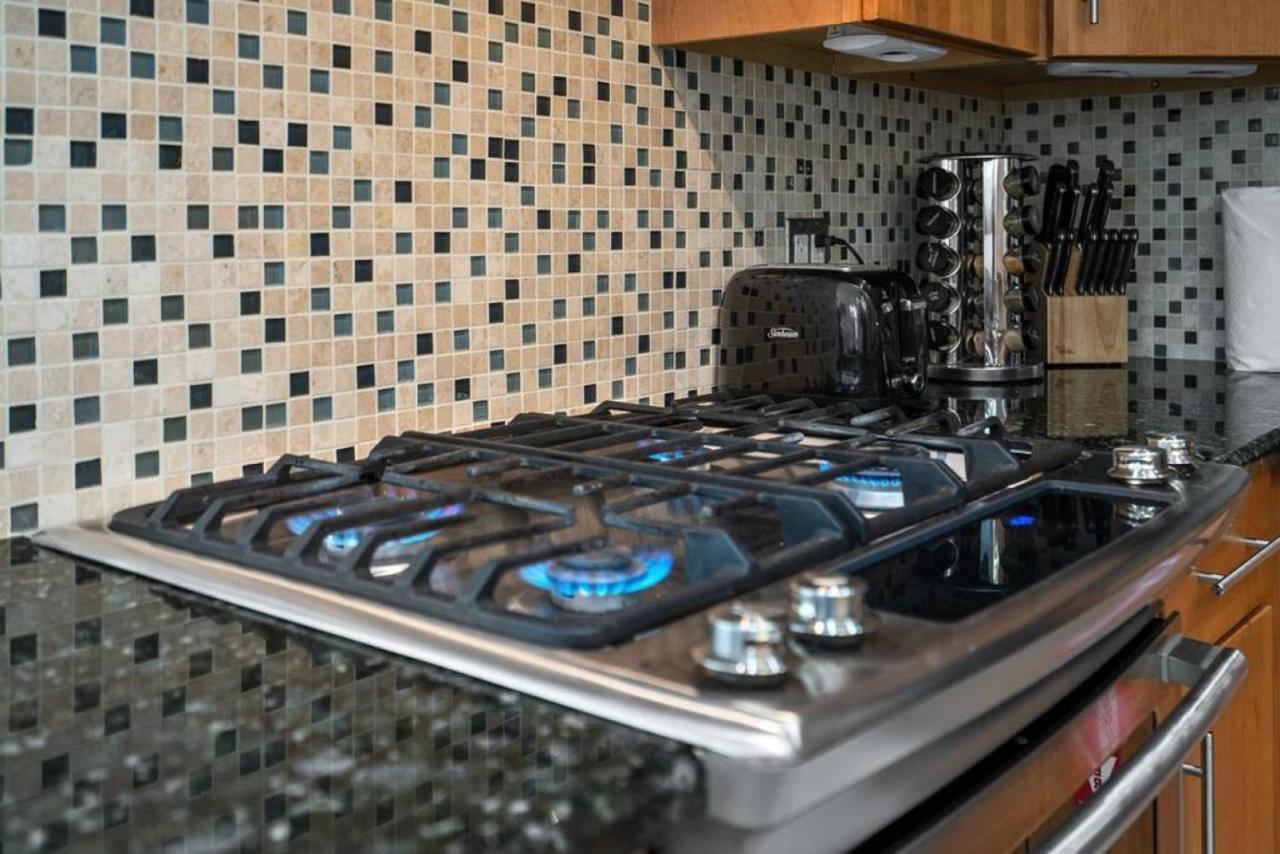 Hollys Hacienda With Heated Pool And Patio Area * Hollywood