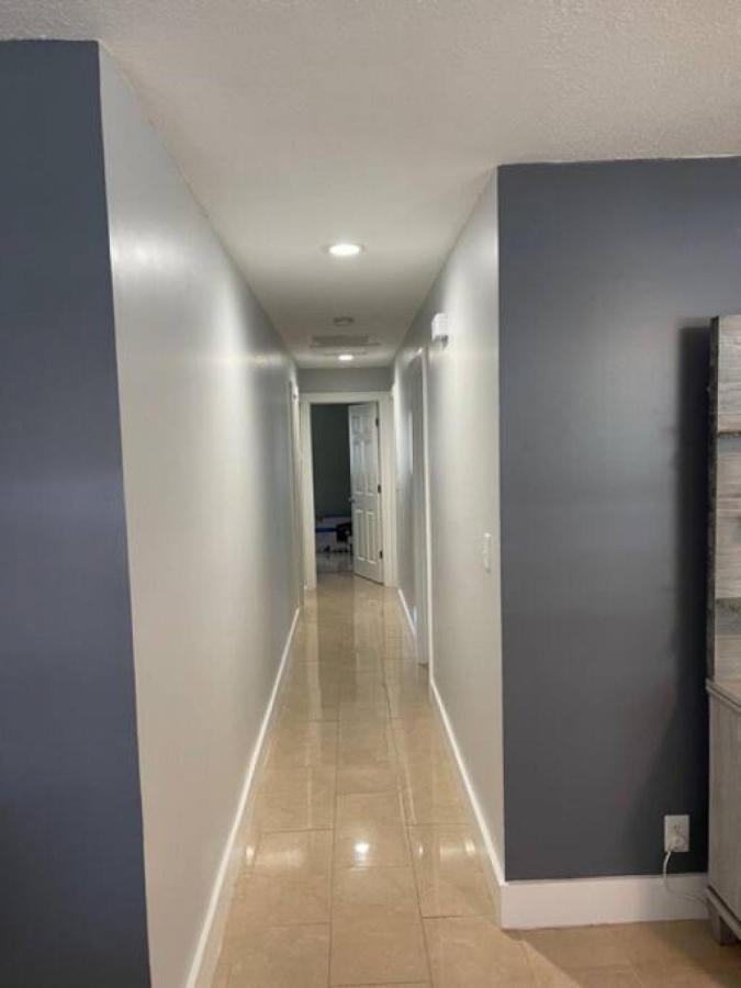 Holiday home Roxanas 3bed 2bath With Modern Interior And Bbq Backyard Fort Lauderdale