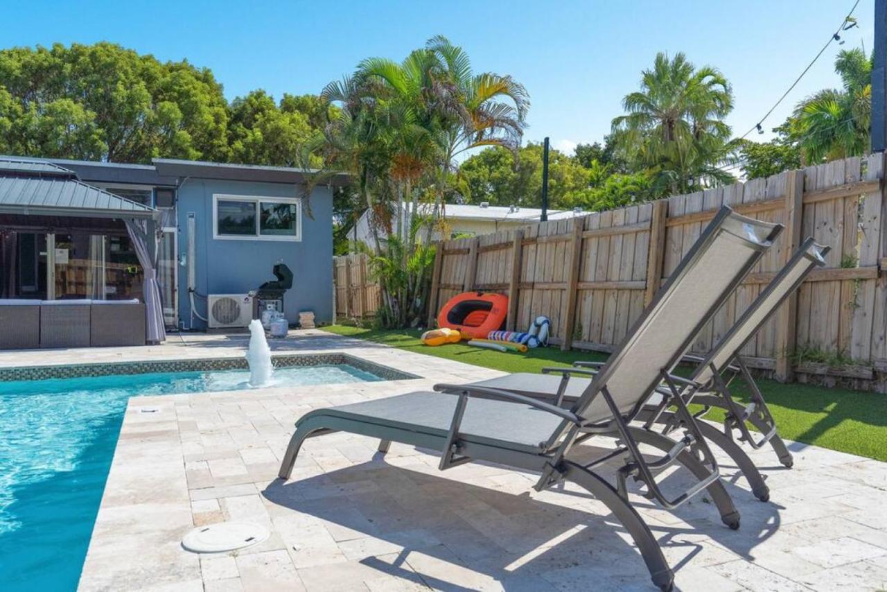 Wileys Paradise Three Bedroom Two Bath Office And Heated Pool *