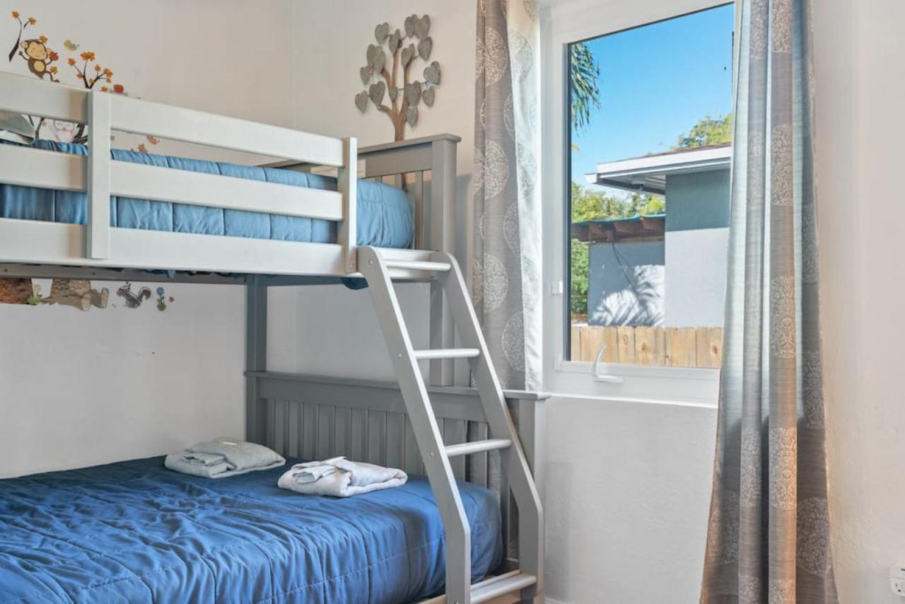 Wileys Paradise Three Bedroom Two Bath Office And Heated Pool