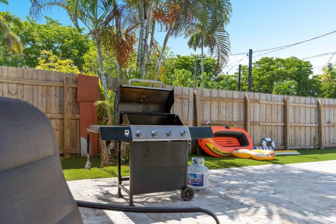 Wileys Paradise Three Bedroom Two Bath Office And Heated Pool *