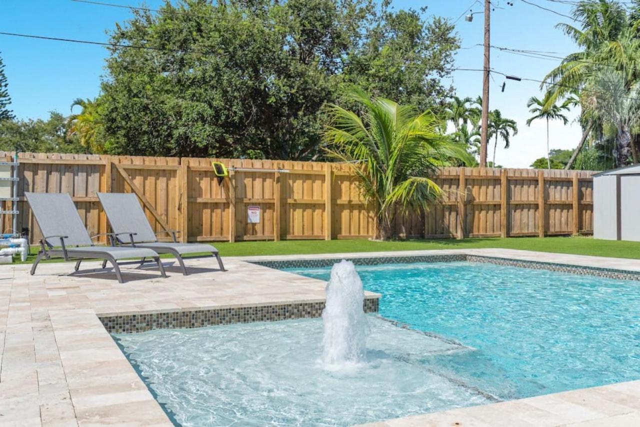 Wileys Paradise Three Bedroom Two Bath Office And Heated Pool Holiday home