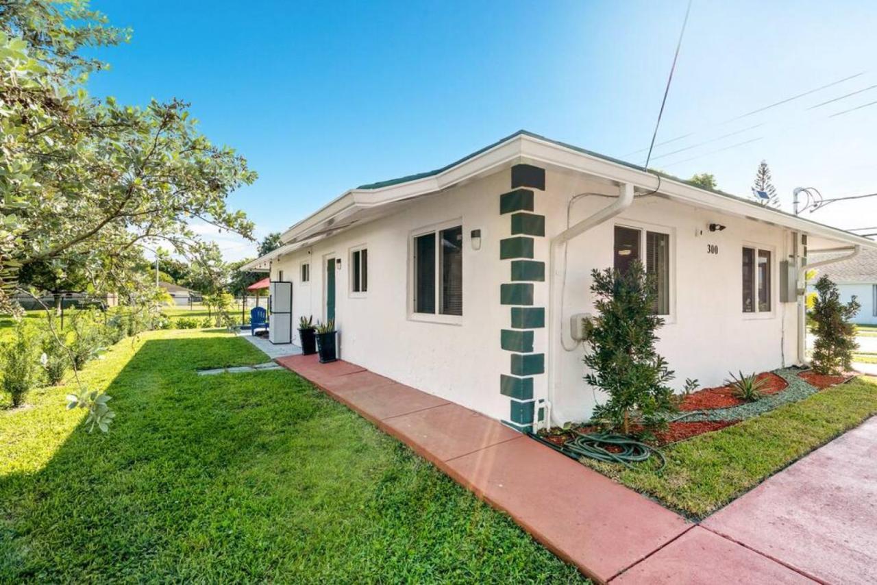 Roxanas 3bed 2bath With Modern Interior And Bbq Backyard Holiday home Fort Lauderdale
