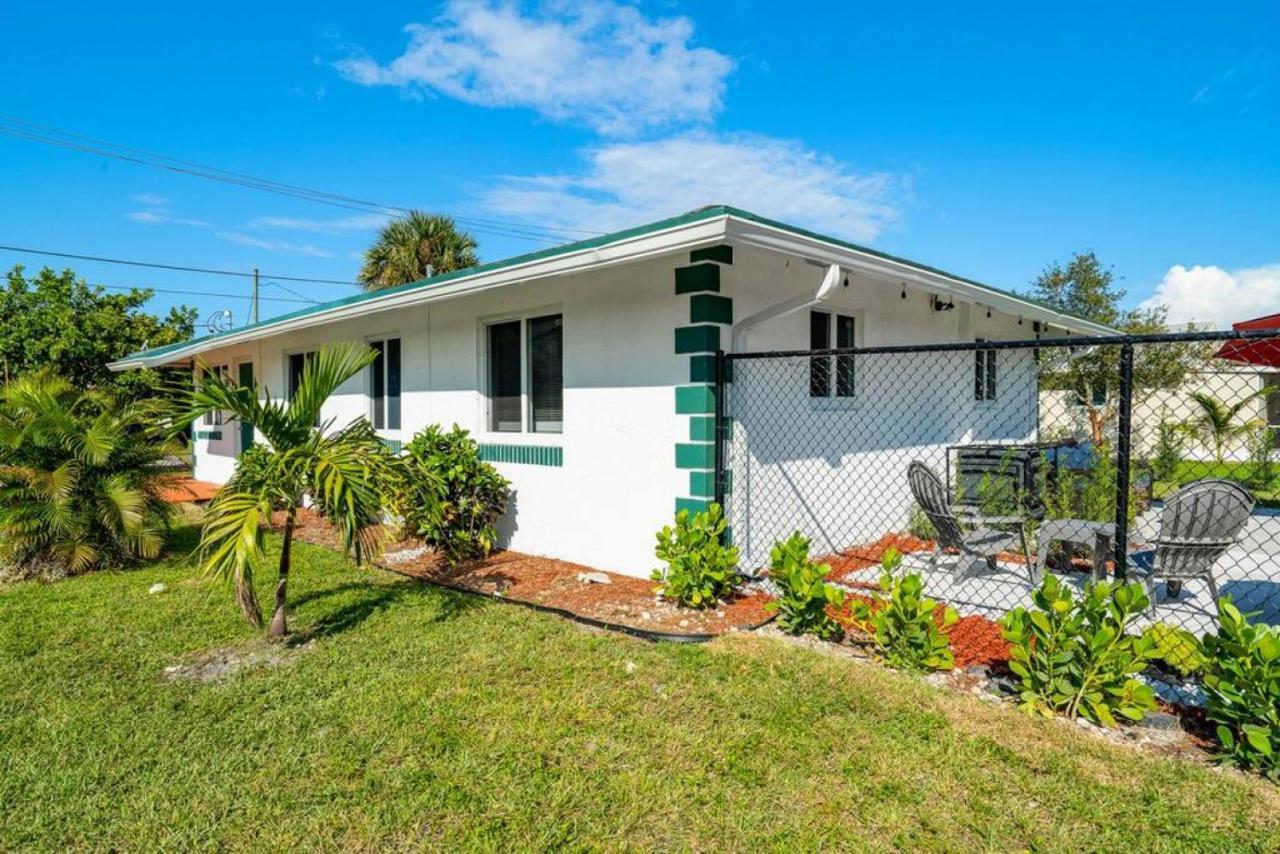 Holiday home Roxanas 3bed 2bath With Modern Interior And Bbq Backyard *