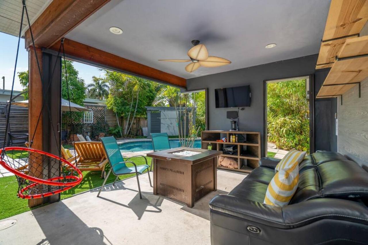 Holiday home Hollys Hacienda With Heated Pool And Patio Area *