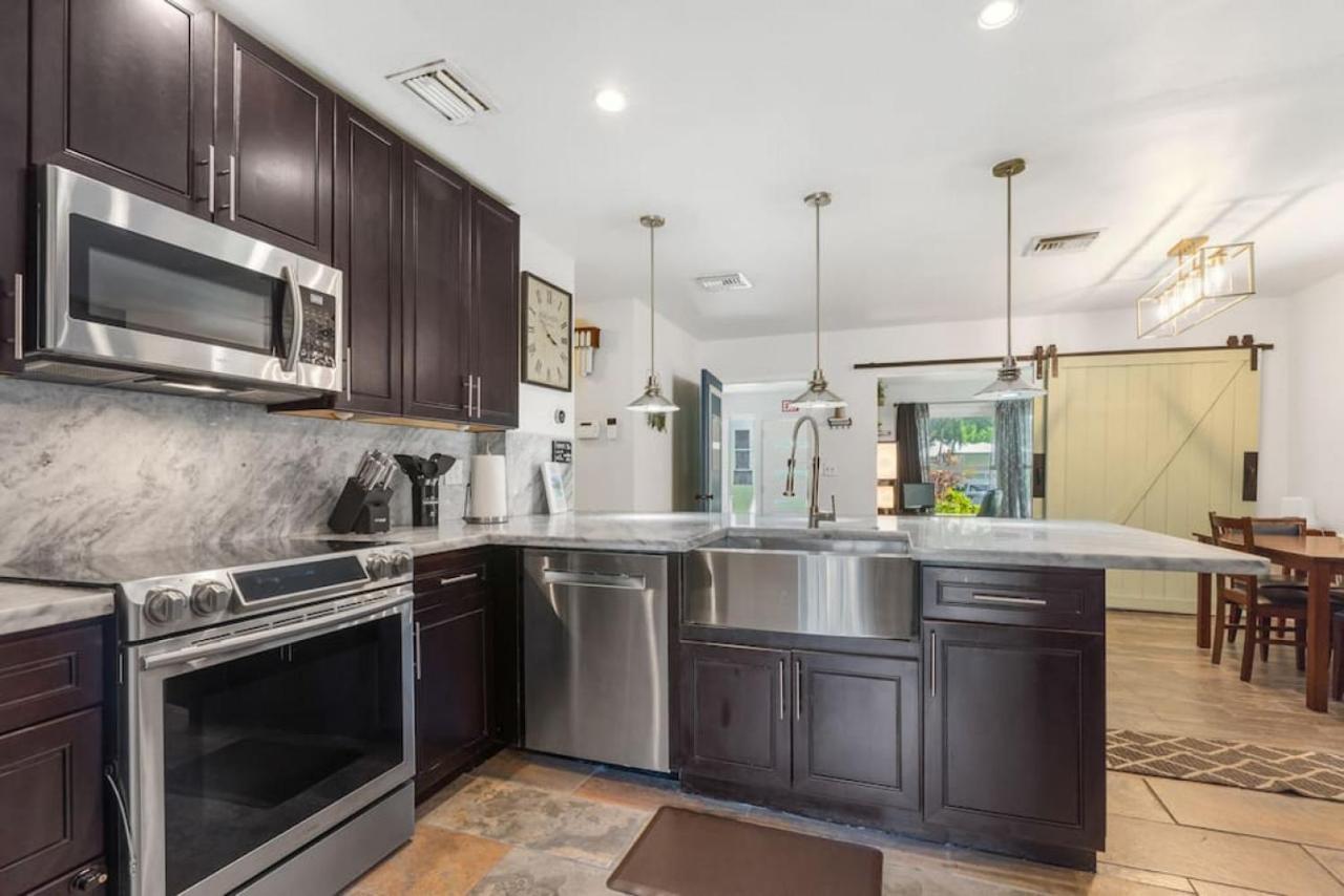 Wileys Paradise Three Bedroom Two Bath Office And Heated Pool Hollywood