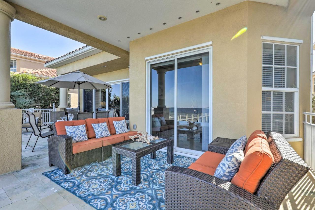 Waterfront Apollo Pool And Shared Dock! Holiday home Apollo Beach