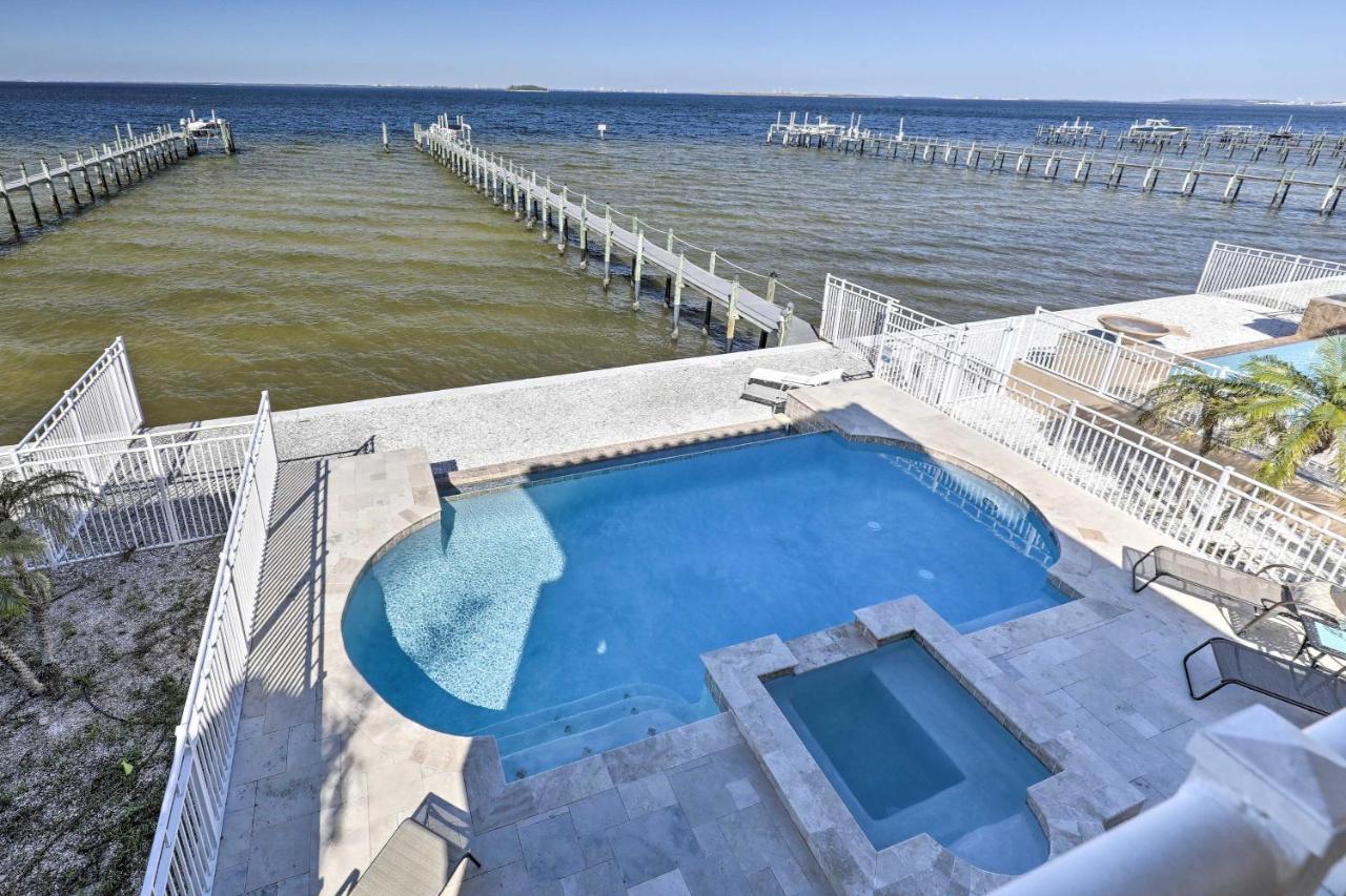 Waterfront Apollo Pool And Shared Dock! Holiday home Apollo Beach