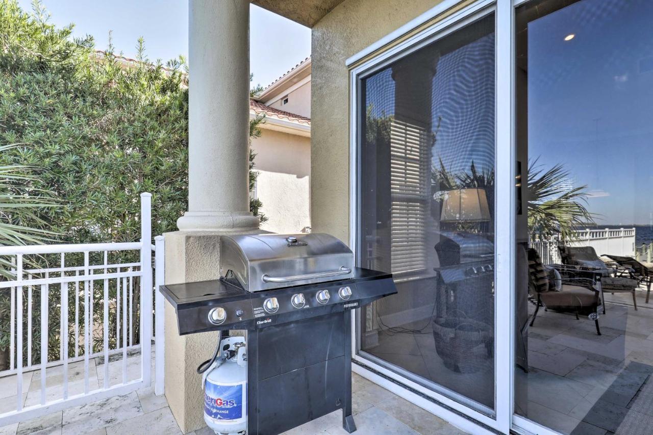 Waterfront Apollo Pool And Shared Dock!