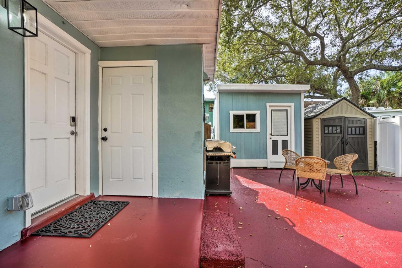 Indian Rocks Retreat, Walk To Beaches! Apartment *