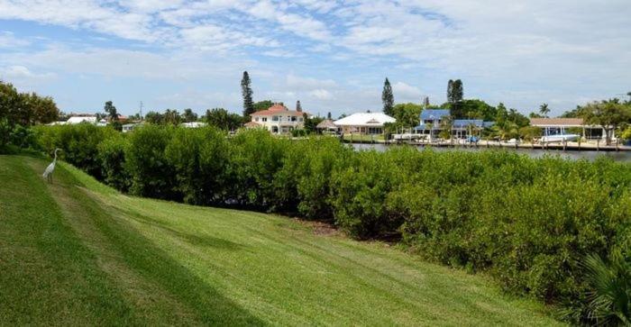 Apartment Westbay Point Moorings 274 Holmes Beach