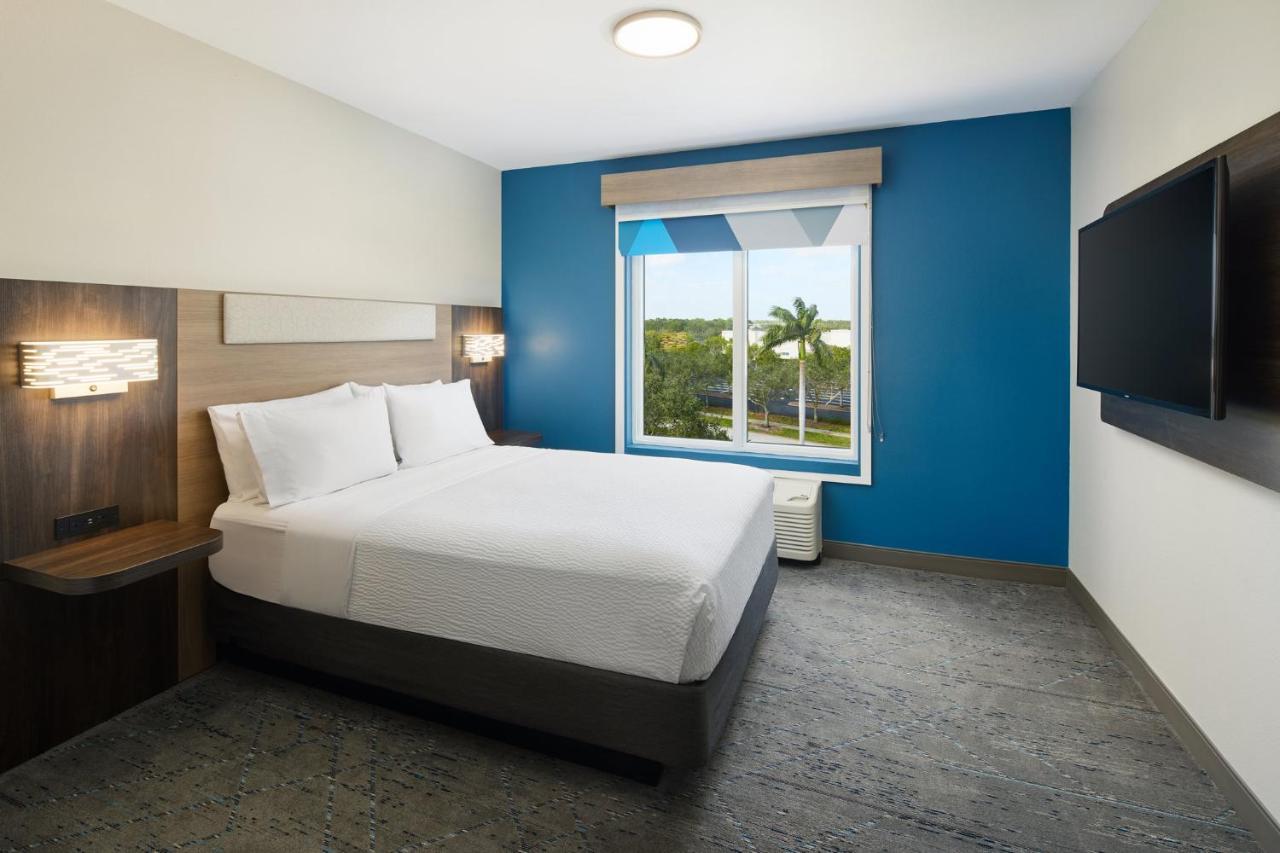 Hotel Express & West By Ihg Port St. Lucie