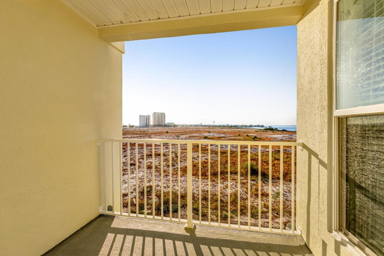 Gulf Island 422 Apartment