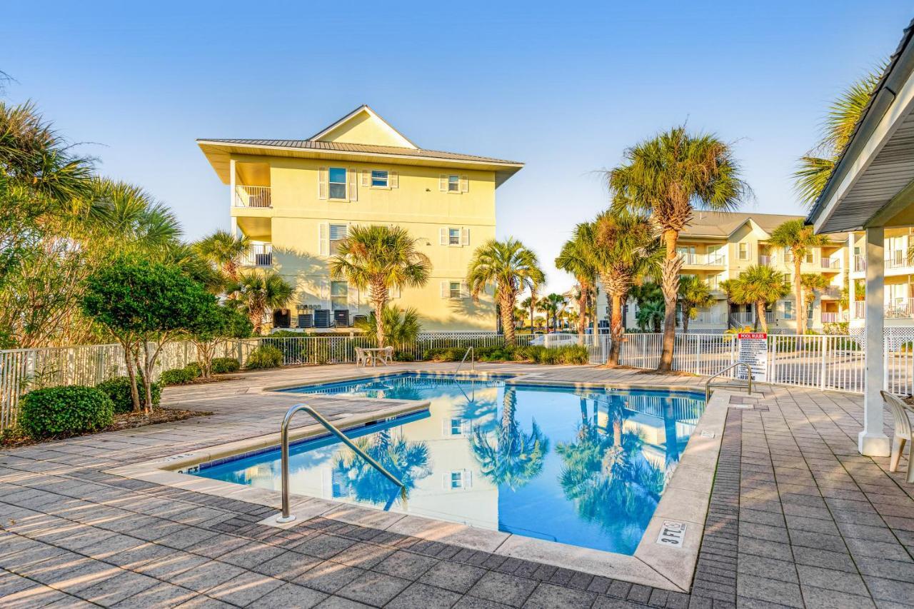 Gulf Island 422 Apartment