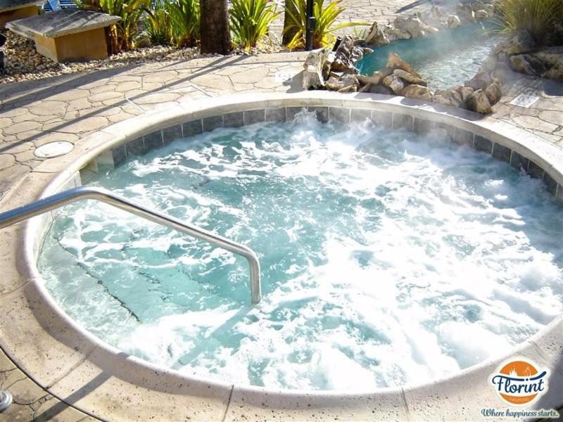 3 Bedroom- 3 Bathroom Terra 4750 Vb Holiday home