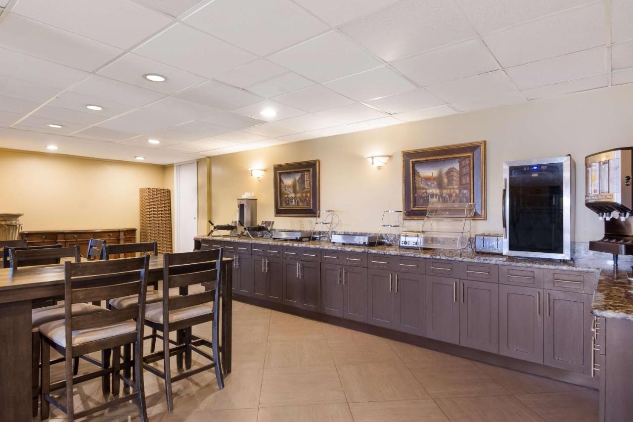Surestay By Western St Pete Airport Clearwater