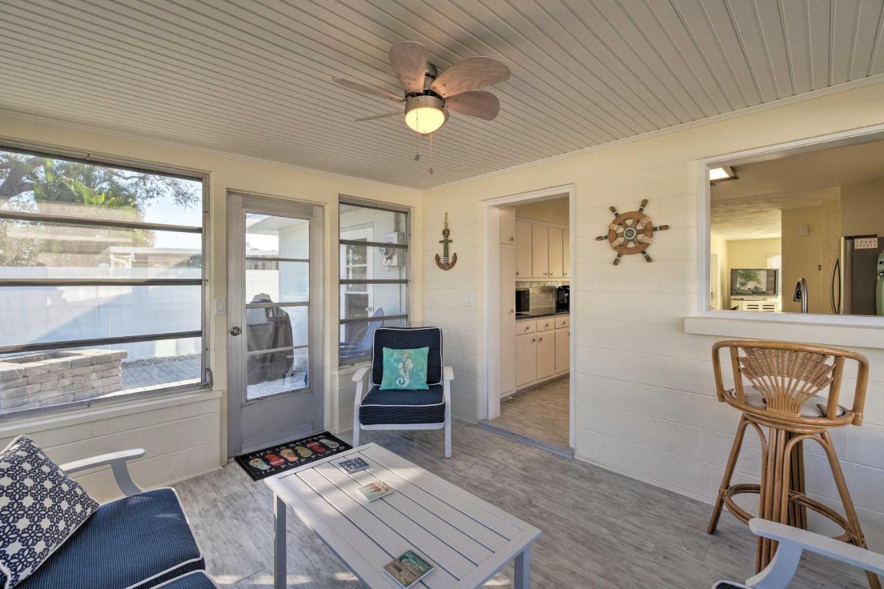 With Fire Pit And Grill 2 Mi To Beach! Holiday home *