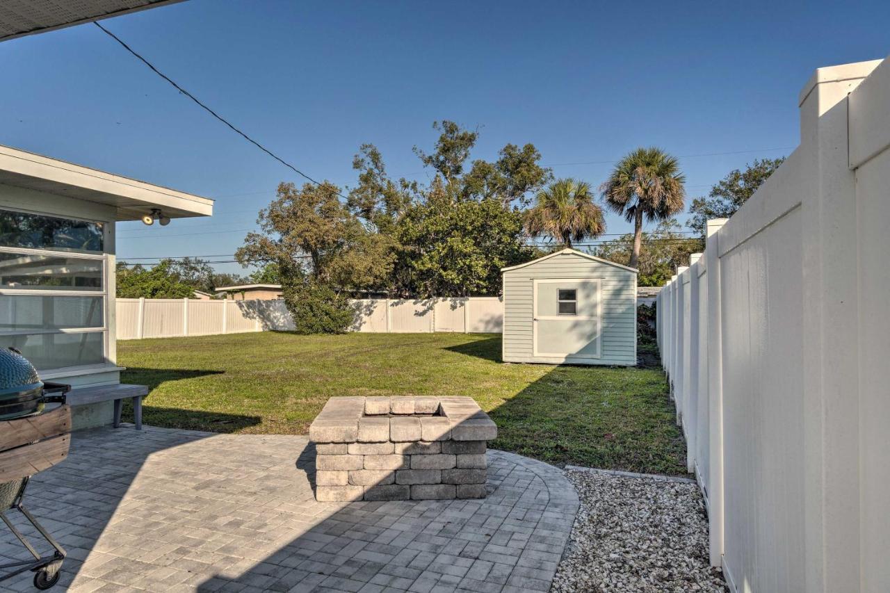 With Fire Pit And Grill 2 Mi To Beach! Holiday home Venice