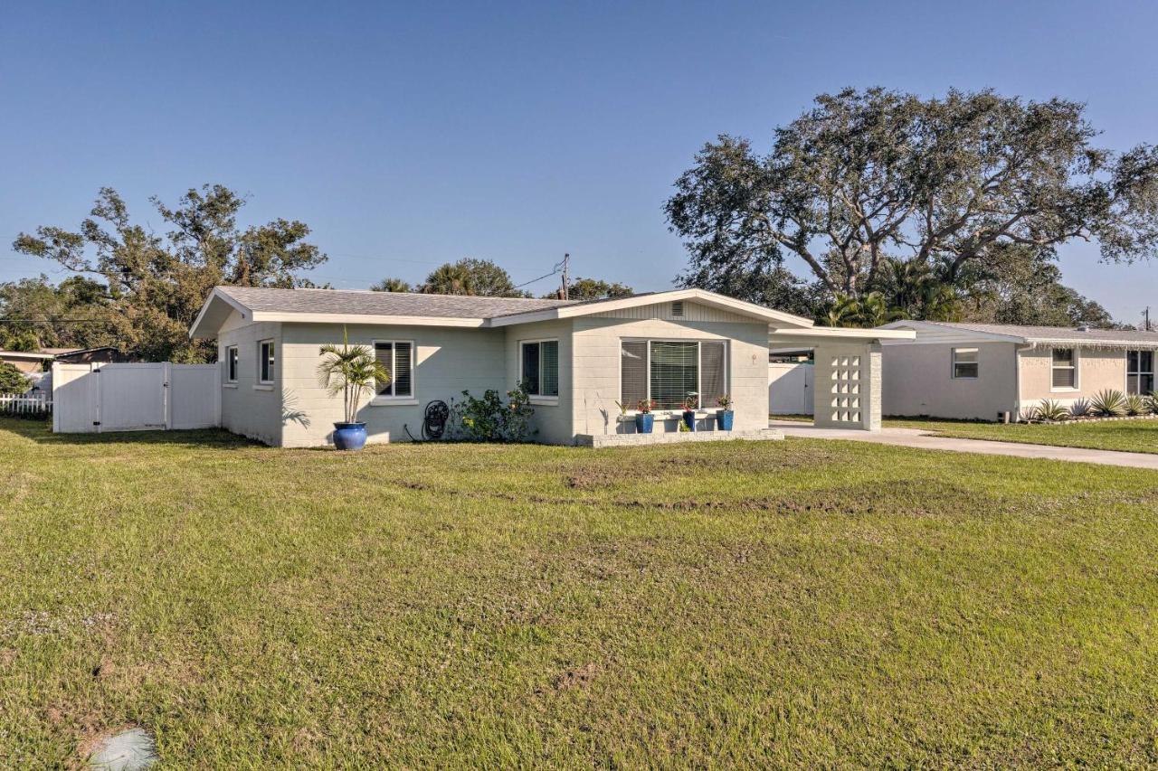 Holiday home With Fire Pit And Grill 2 Mi To Beach!