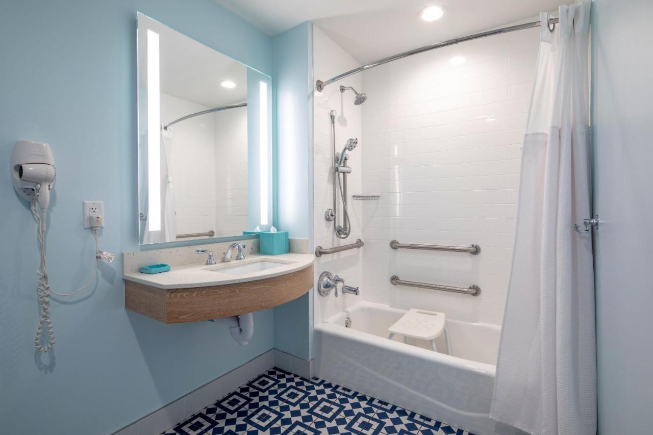 Universal's Endless Summer - Surfside And Resort 3*