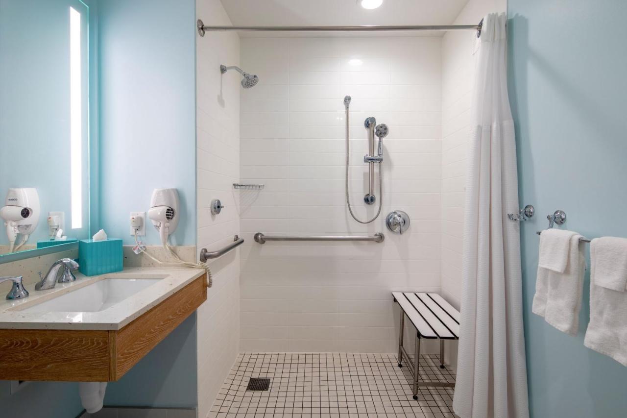 Universal's Endless Summer - Surfside And Resort 3*