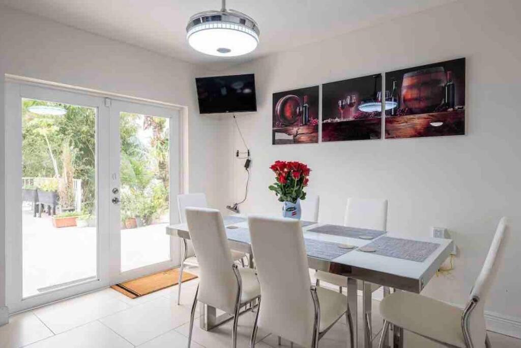Lakefront Duplex With Pool Between Miami & Florida Keys 4 Bedroom 2 Bathroom
