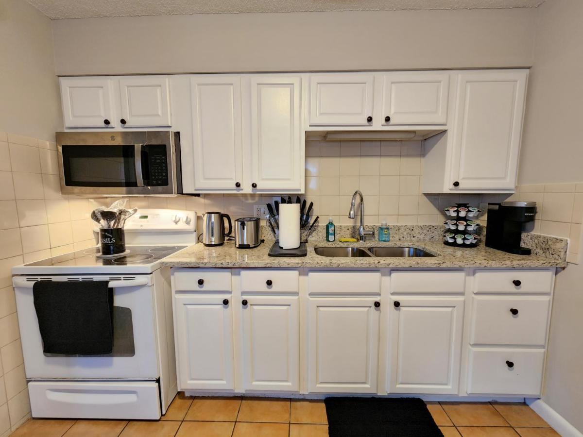 Holiday home King Bed 2bed1bath Sleeps 5 Close To Town Center Downtown Beach Mayo Clinic New *