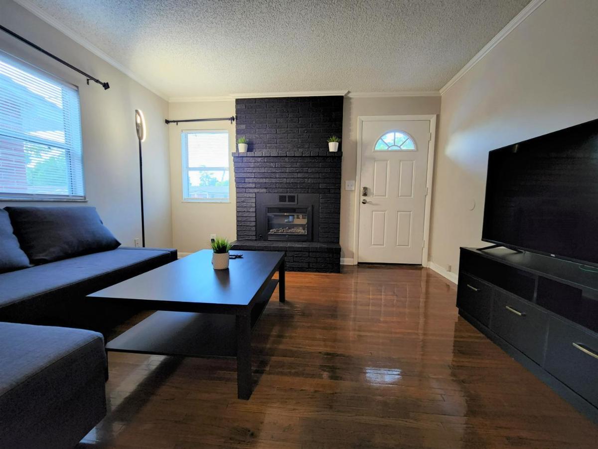 King Bed 2bed1bath Sleeps 5 Close To Town Center Downtown Beach Mayo Clinic New Holiday home