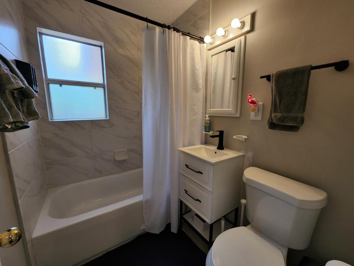 King Bed 2bed1bath Sleeps 5 Close To Town Center Downtown Beach Mayo Clinic New Holiday home