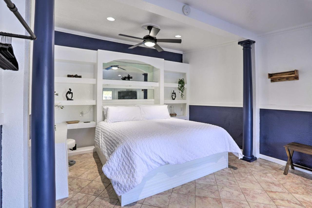 Modern With Patio, 3 Mi To Beach! Holiday home Seminole