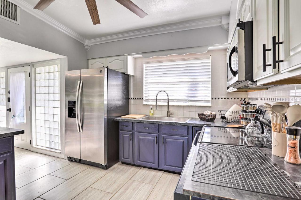 Modern With Patio, 3 Mi To Beach! * Seminole
