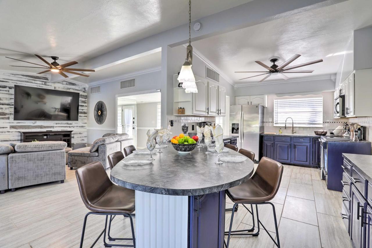 Modern With Patio, 3 Mi To Beach! *